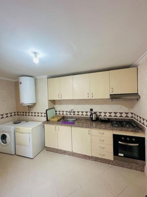 Lujoso Apart.vacacional Achakar Playa& Piscina Wifi !! Apartment Tanger